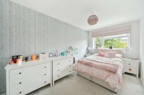 1373770-32-69022a...