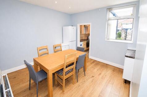 3-bed house on 20 Cemetery Avenue, Ecclesall, £1,274/mo