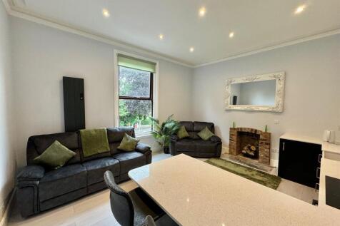 LOUNGE KITCHEN
