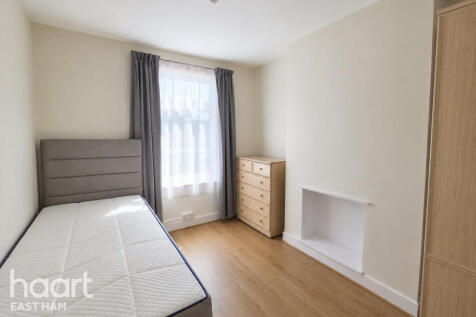 Eversleigh Road, London photo 4