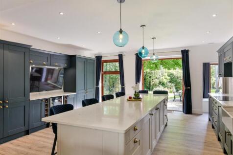 FAR END (INTERNALS) (29).jpg