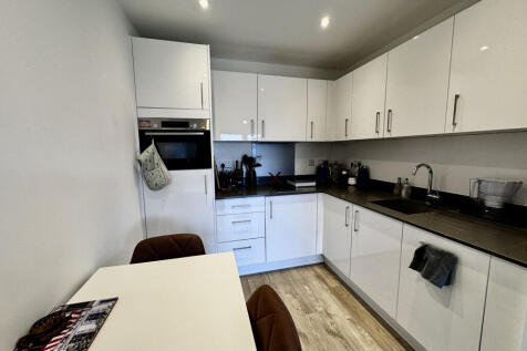 20250923_140649571_iOS