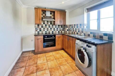St Andrews Court Calcutta Road, Tilbury, RM18 photo 4