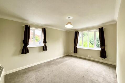 Kensington House, Aldborough Way, York photo 4