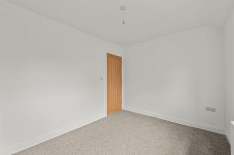 8 Bridle Road-22.jpg