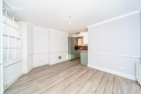 Living room/ kitchen