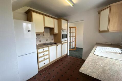 KITCHEN 2.JPG