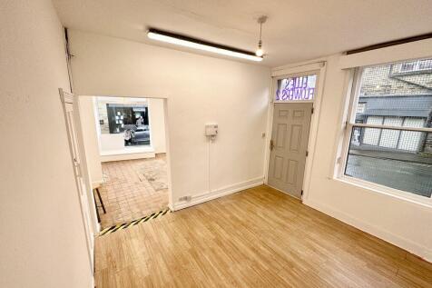 Commercial Property to rent Image 3