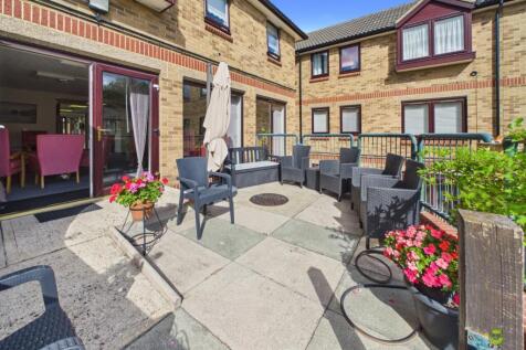 Presented by Clinton at EweMove Bexleyheath and Da