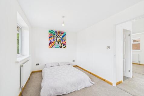 CAM02023G0-PR0155-STILL004