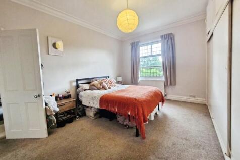 Flat B  16 Calverley Lane, Horsforth photo 5