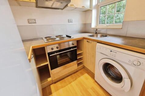 Fieldway Close, Rodley photo 4