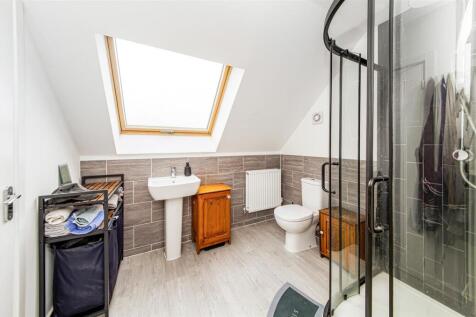 Bedroom 1 Ensuite