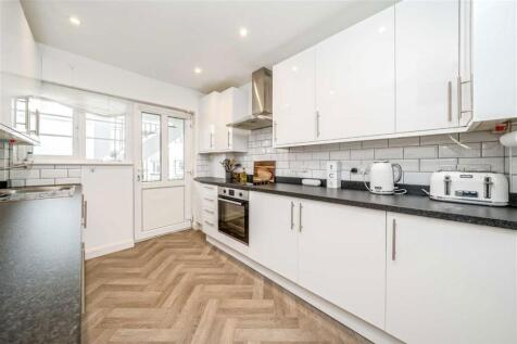 Amblecote Close, Grove Park photo 4