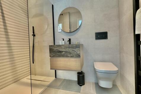 Ensuite Shower Room