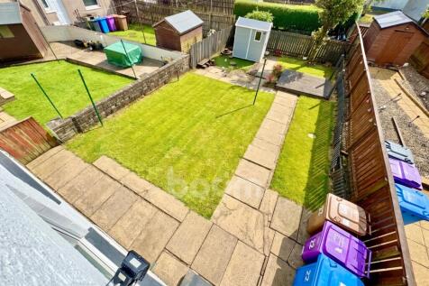 Larch Terrace, Beith garden shot