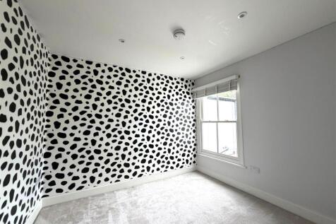 Souldern Street - bed 2.jpg