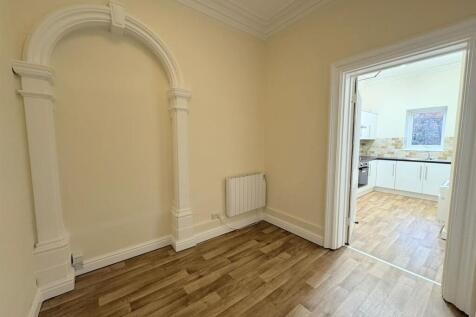 PRIVATE ENTRANCE HALLWAY