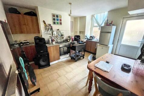 Kitchen (8).jpg