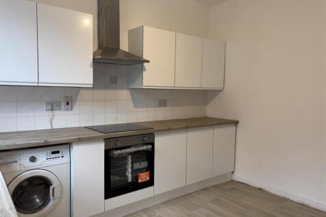 Uxbridge Street, Ashton-Under-Lyne photo 4