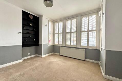 43 Satanita Road ...