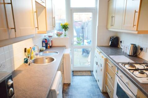 Goodwin Road, Slough photo 4