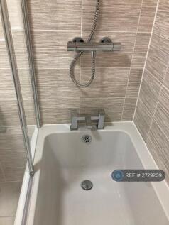 2nd Bathroom Shower And Tub