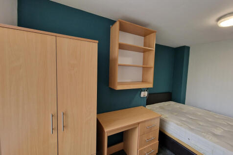 16 Longside Lane (On Campus), Bradford, BD7 photo 5