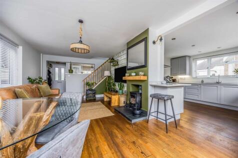 5 Culver Drive, Hayling Island-Small-PorticoMarket