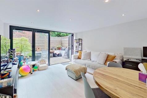Glass-Place-Surbiton-KT6-08062026_194941.jpg