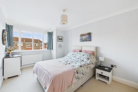 CAM05546G0-PR0051-STILL032