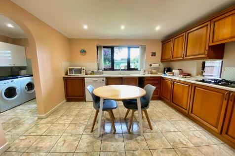 Kitchen/Breakfast Rm