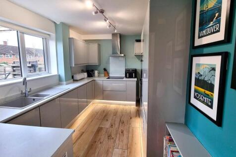 Modern Fitted Kitchen