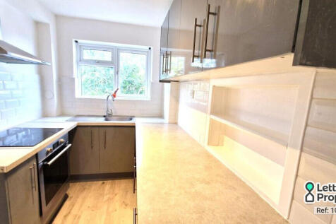 Ray Gardens, Stanmore, Greater London, HA7 3DR photo 3