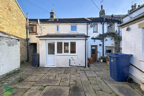 Rear communal cou...