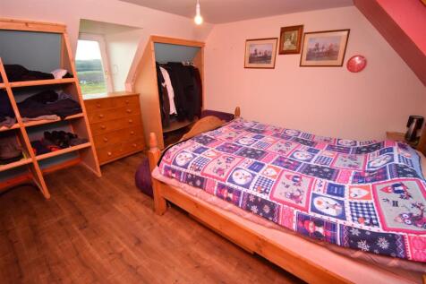 FIRST FLOOR BEDROOM ONE (2).JPG