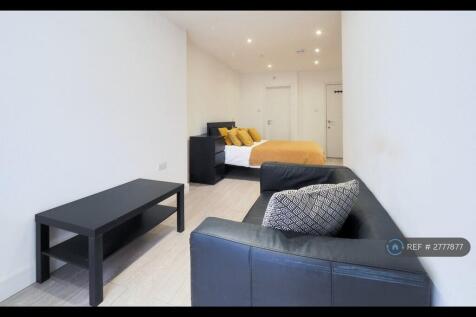 Bedroom - Lounge Area