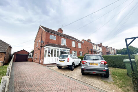 Established Boarding Cattery &amp; Spacious Family Ho