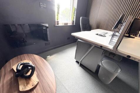 Office to rent Image 3