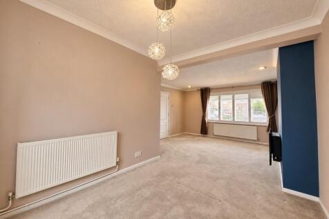 Sawtry Close Luton LU3 2UE photo 4