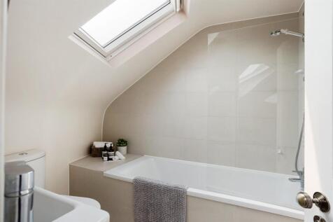 77276_Flat-3-121-Stephendale-Road-London (19).jpg