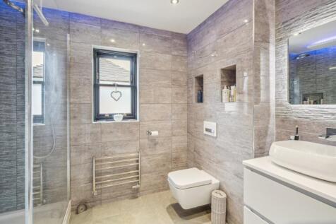 Ensuite Shower 1