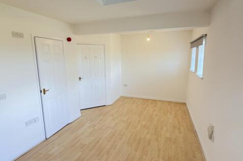 Vallis Way, Frome, Somerset, BA11 photo 3
