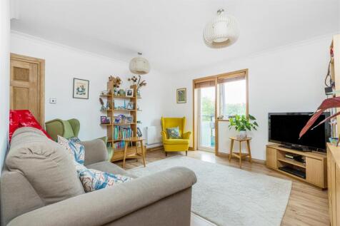 London, SW14 - property photo