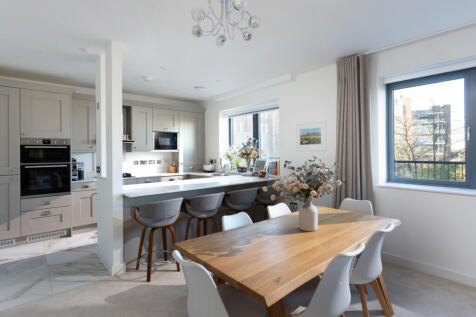 Kitchen/Dining Area