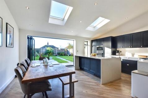 Open Plan Breakfast Kitchen