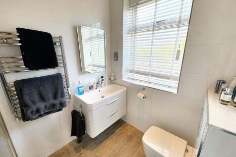 Bedroom Two En-suite