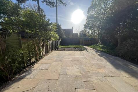 Garden 2 .JPEG