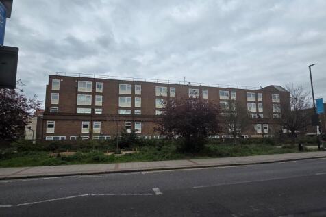 Flat 3, Gavin House, 25 Plumstead High Street, London SE18 1SP