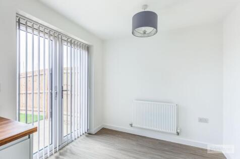 Alva Close, Corby photo 4